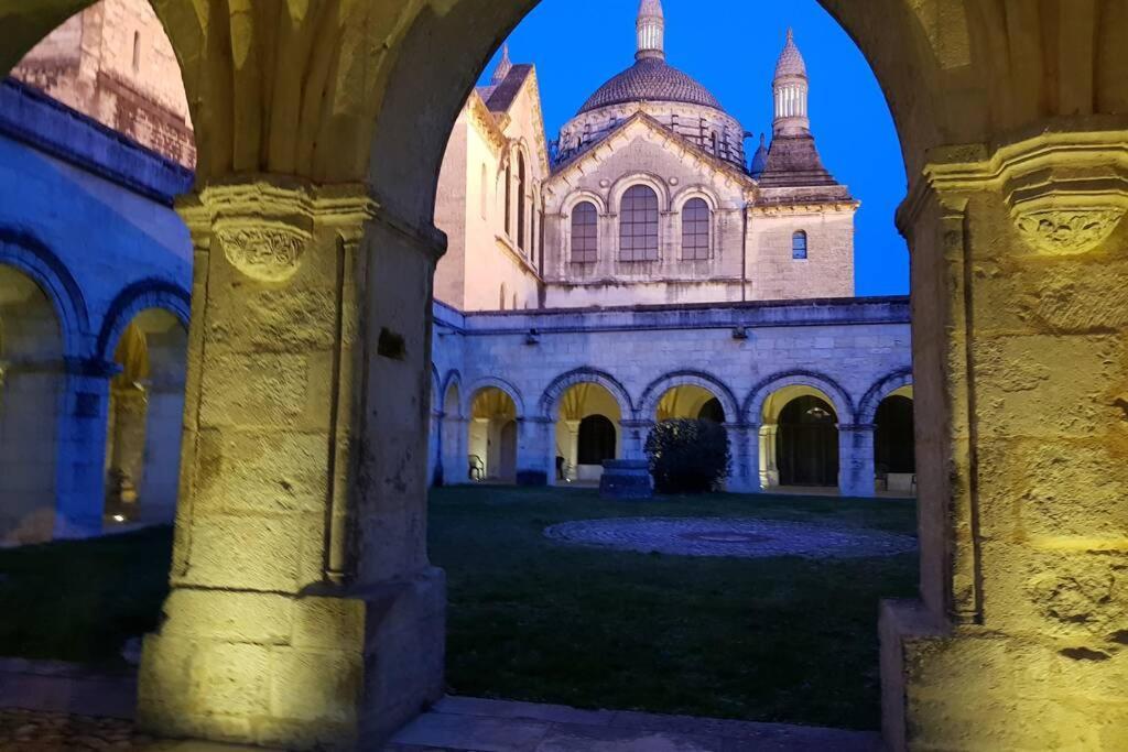 Superbe Loft T4 De 96 M2 Au Coeur Perigueux Appartement Buitenkant foto
